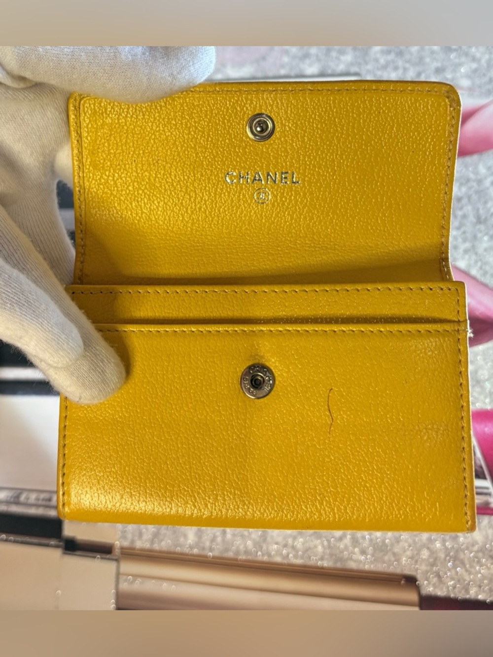 Chanel - Picture 5 of 16